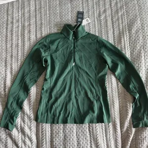 Cutter and Buck Women's Golf 1/4 Zip thumbnail 1