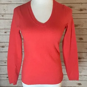 C by Bloomingdale’s classic casual cashmere V-neck sweater Size Small thumbnail 1