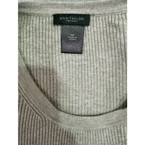 Ann Taylor Factory Heather Gray Ribbed Sweater with Ruffle Sleeves – Size Medium thumbnail 4