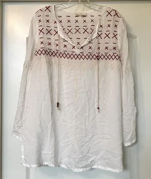 Caroline Hill Adorable tunic top with embroidery - perfect condition! ♥️✨ thumbnail 1