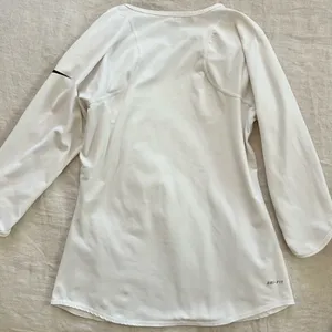 Nike 3/4 Sleeve Top thumbnail 2