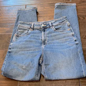 American Eagle Outfitters Classic MOM Jeans size 4 thumbnail 2