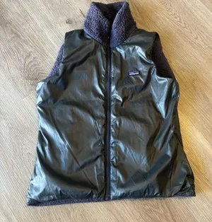 Women’s Patagonia Reversible Los Lobos Vest thumbnail 6