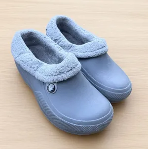 Crocs Faux Fur Lined Clogs Gray Slip On Shoes Women’s 8 Men’s 6 thumbnail 1