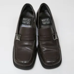 Vintage 90s Mootsies Tootsies Canteen Brown Leather Heeled Loafers thumbnail 5