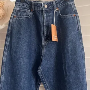 Reformation Pamela Ultra High Rise Straight Leg Jeans Wallis Wash Size 26 NWT thumbnail 3