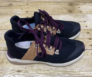 Women’s OluKai Black "Wailuka" Athletic Sneakers size 7 thumbnail 1