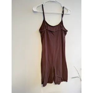 TnAction Aritzia Womens Brown Adjustable‎ Strap Athletic Bodysuit Romper Size M thumbnail 2
