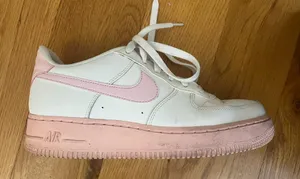 Nike Air Force 1 thumbnail 1