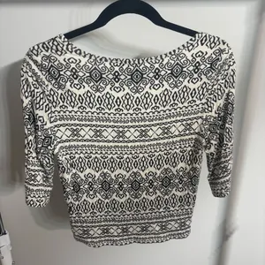 American Rag White and Black Geometric Patterned Crop Top thumbnail 5
