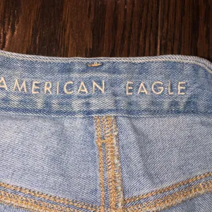American eagle curvy MOM jean distressed size 4 thumbnail 3
