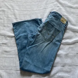 Levi's light wash low flare denim. thumbnail 7