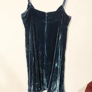 Betsey Johnson Size 6 Green Silk Rayon Blend V Neck Crushed Velvet‎ Mini Dress thumbnail 4