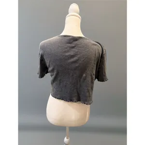 H&M Divided Women's Gray Crop Top Size L Short Sleeve Raw‎ Hem thumbnail 5