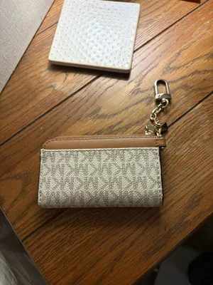 Michael Kors Wallet thumbnail 2