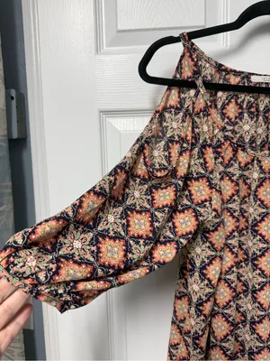 Le Lis Navy & Peach Printed Cold-Shoulder Camisole thumbnail 2