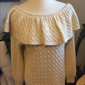 TCEC Off shoulder Super Sexy Sweater S- Brand New thumbnail 6