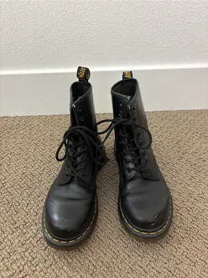 Dr. Martens 1460 Smooth Leather Lace-Up Boots in black thumbnail 2