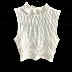 DIVIDED H&M White Textured Sleeveless Crop Top with Back Button Closure Sz XS thumbnail 6