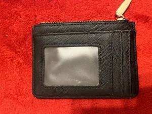 Amazon Black cardholder thumbnail 2