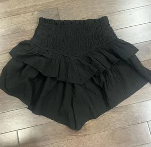 black skirt thumbnail 1