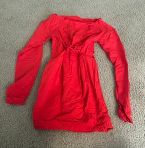 D251 long top red sweatshirt long sleeves woman size small thumbnail 1