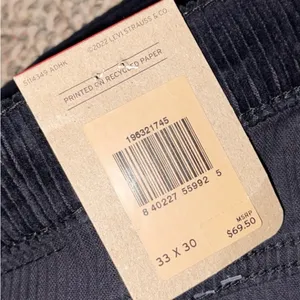 Levi’s Women’s 315 Shaping Bootcut Corduroy Jeans thumbnail 4
