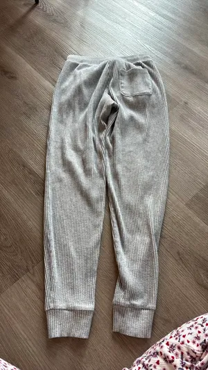 Alo sweatpants thumbnail 3