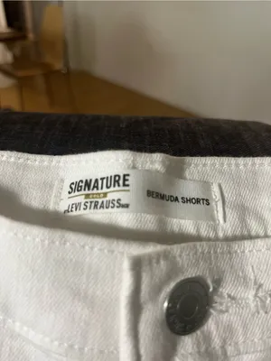 Levi's Signature by Levi Strauss White Women's Jean Shorts thumbnail 3