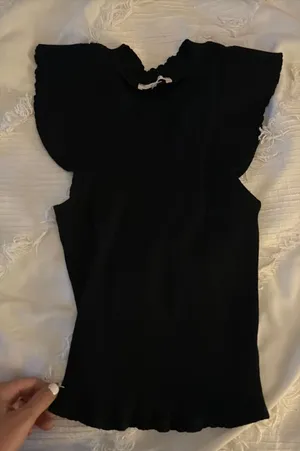 Francesca's Black top thumbnail 1