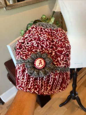 University of Alabama Kids Red & Gray Crochet Beanie Handmade thumbnail 4
