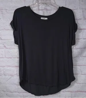 Rebel Society Black Rolled Sleeve High Low Top Women’s Casual Tee Medium thumbnail 1