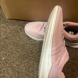 Women's Pink Athletic crane Shoes size 9 thumbnail 5