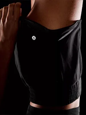 Lululemon Hotty Hot Short High-Rise Lined black Short /size 4 thumbnail 2