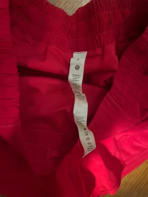 Lululemon Hotty Hot Shorts 2.5" Low-Rise thumbnail 2