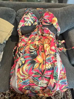Cut out tropical boutique maxi dress thumbnail 2