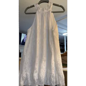 NEW White Floral Sleeveless Halter Dress Ruffle M thumbnail 4