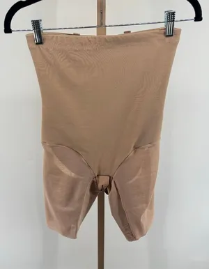Honeylove Sculptwear Mid Thigh Shapewear Shorts Nude Size M thumbnail 1
