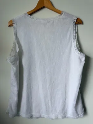 Y2k White Lace V thumbnail 4