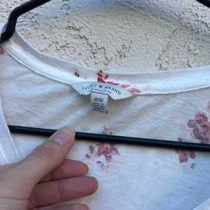Lucky brand MD white red rose loose T shirt thumbnail 2