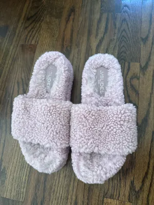 J Slides Purple Fuzzy Platforms thumbnail 2