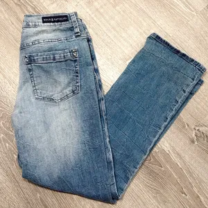 •ROCK & REPUBLIC• KENDALL JEANS thumbnail 1