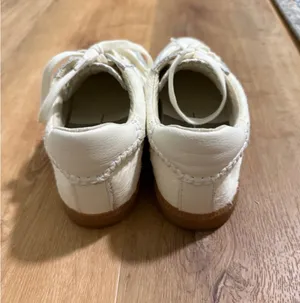 DV by Dolce Vita Notice Stitch- Ivory Calf Hair Sneaker-Size 9 thumbnail 9