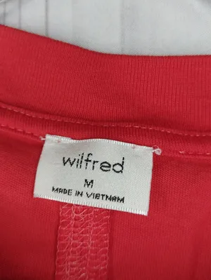 Aritzia’s Wilfred Red Ruched Drawstring Crop Casual Athleisure Minimalist Tee thumbnail 3