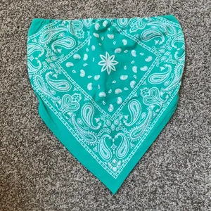 Design by Olivia Bandana Tube, Crop Top thumbnail 1
