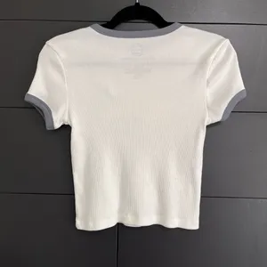 SOCIAL CULTURE Graphic Baby Tee Women’s Ribbed T-shirt Sz L NWOT thumbnail 3