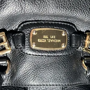 MICHAEL KORS Tumbled Black Leather Crossbody‎ Satchel Gold Hardware A27 thumbnail 3