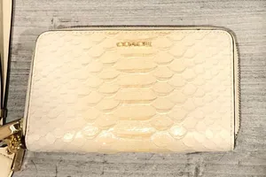 Coach Wallet/Wristlet thumbnail 1