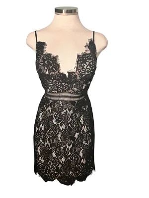 Superdown - Aria Lace Mini cocktail Dress Size XS NWOT thumbnail 2