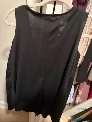 Zara V-Neck Women's Tank thumbnail 3